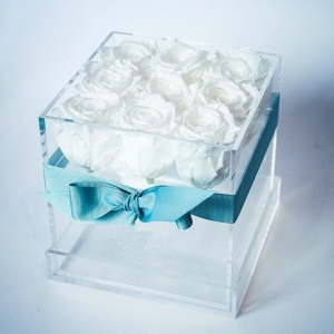 caixa de rosas acrílicas em mármore