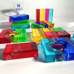 Cubos de gemas acrílicas