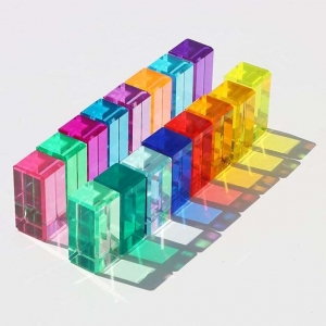 Venda por atacado de cubos de gemas acrílicos coloridos OEM 