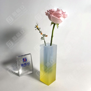Vaso de acrílico transparente personalizado com gradiente