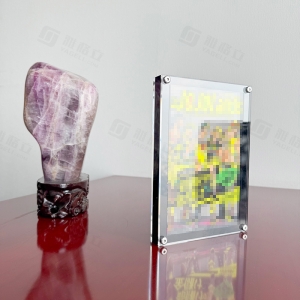 Moldura de acrílico destacável para exposição de histórias em quadrinhos com parafusos 