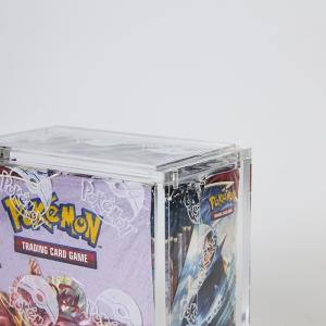 Estojo de acrílico empilhável para guardar boosters do Pokémon TCG. 