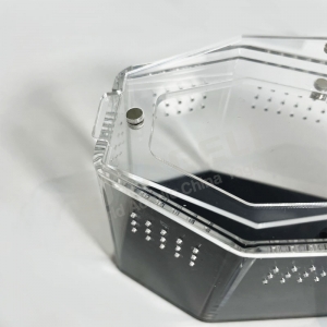 Caixa de acrílico resistente a raios UV com revestimento preto para caixão. 