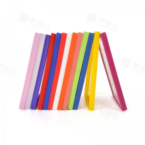 Capas protetoras de silicone vibrantes para cartas com classificação PSA.