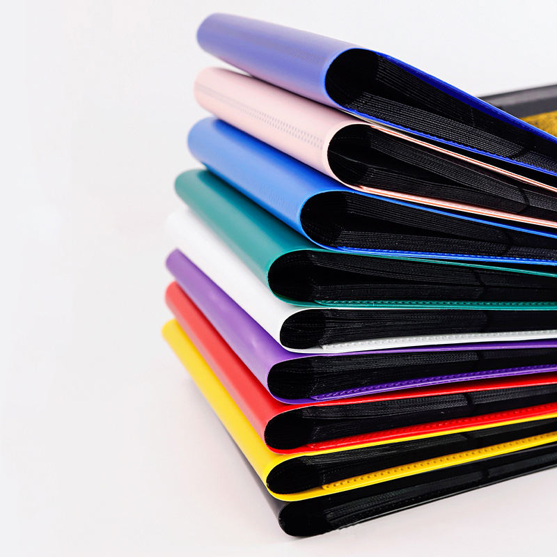 A demanda por álbuns de figurinhas dispara — acessório indispensável para colecionadores